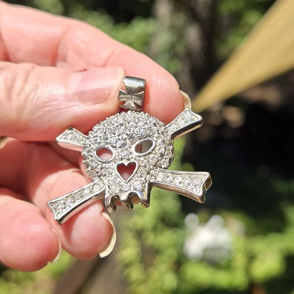 White Topaz Sterling Silver Skull Pendant Unisex - Picture 4 of 5